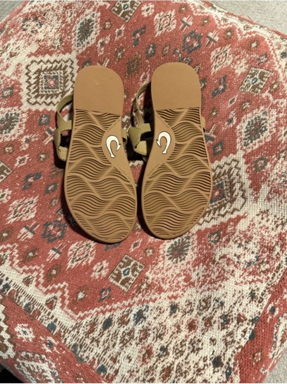 Olukai La’i T-bar sandal with tortoise resin accent buckle in tan - Picture 4 of 4